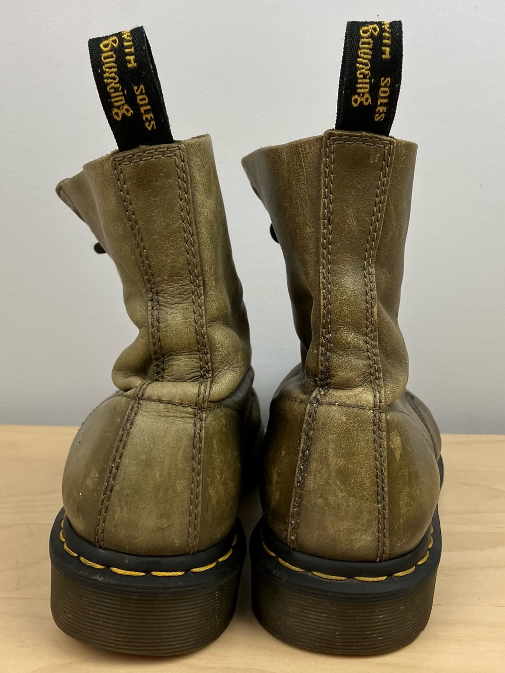 Dr. Doc Martens Women’s Size 9 1460 Olive Green Leather Combat Boots Distressed - Picture 7 of 10